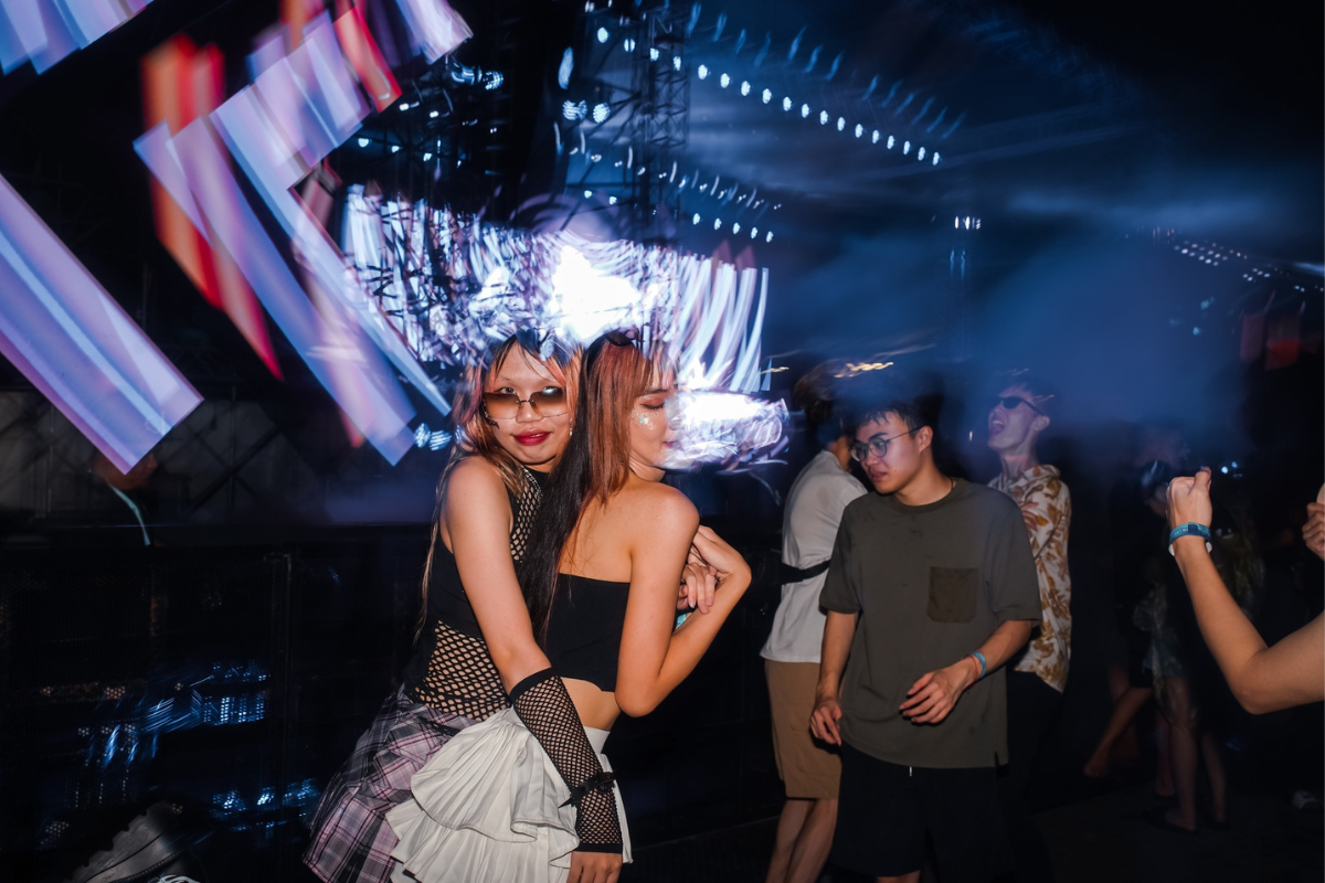 My Friend Complained His Bar Was Empty—Turns out, There’s a Secret to “Heating Up” a Venue!